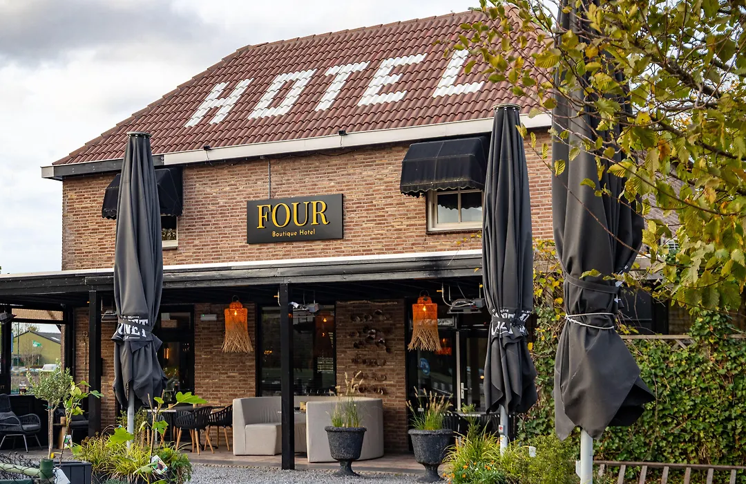 Hotel Four-1